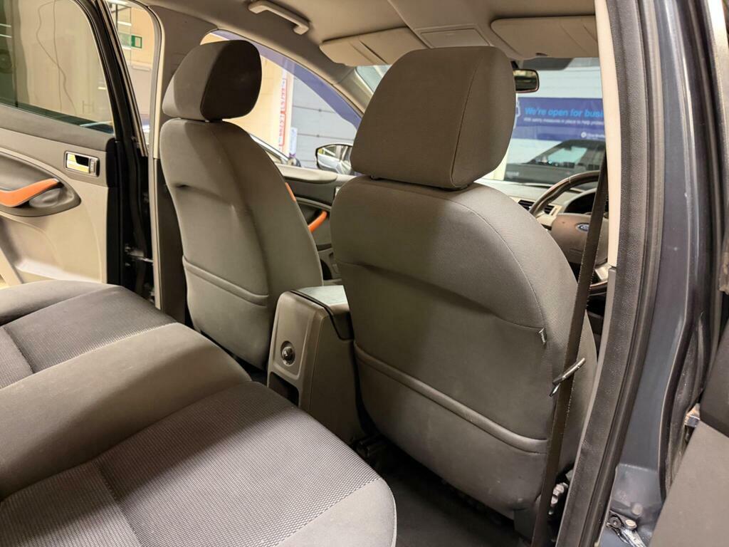 Ford Kuga 2.0Tdci 4X4 Zetec Station Silver #17