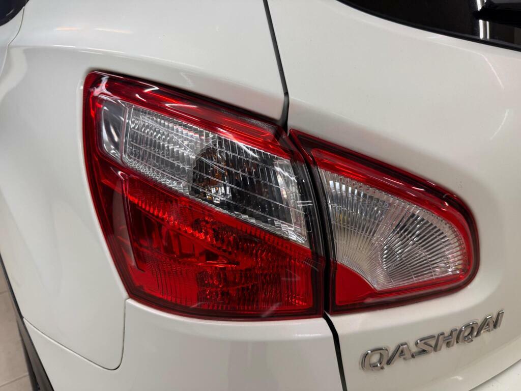 Nissan Qashqai Hatchback Red #12