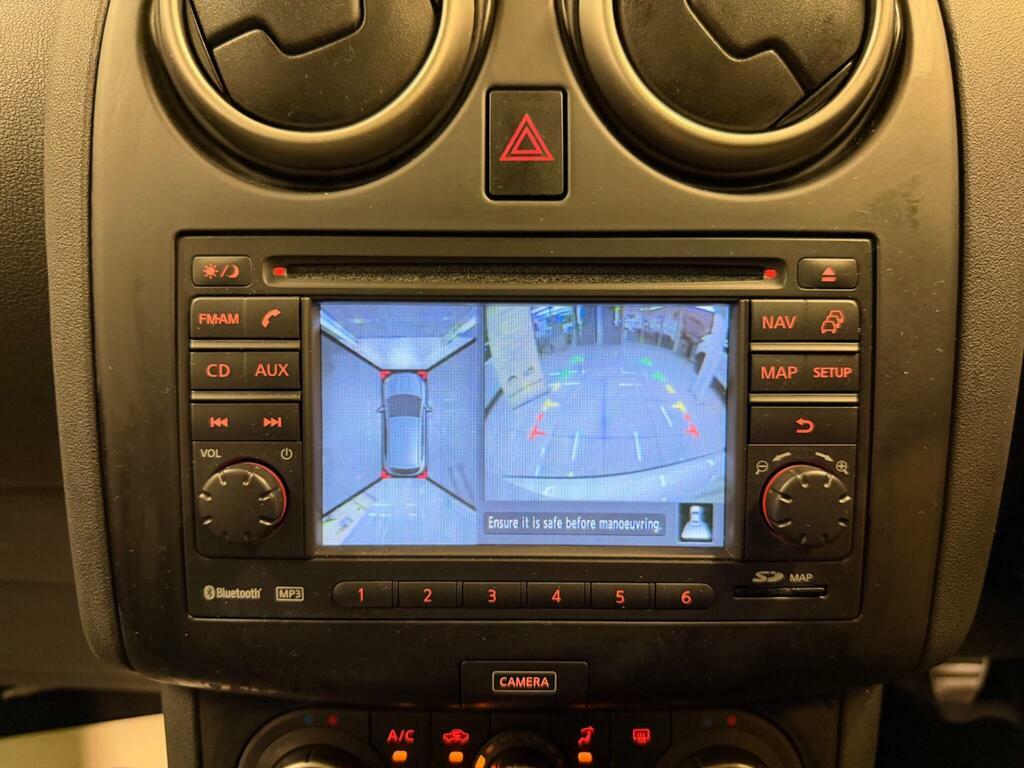 Nissan Qashqai Hatchback Red #25