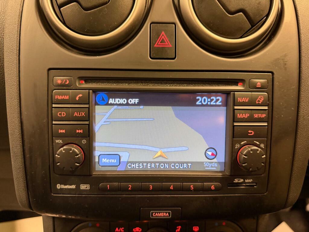 Nissan Qashqai Hatchback Red #24