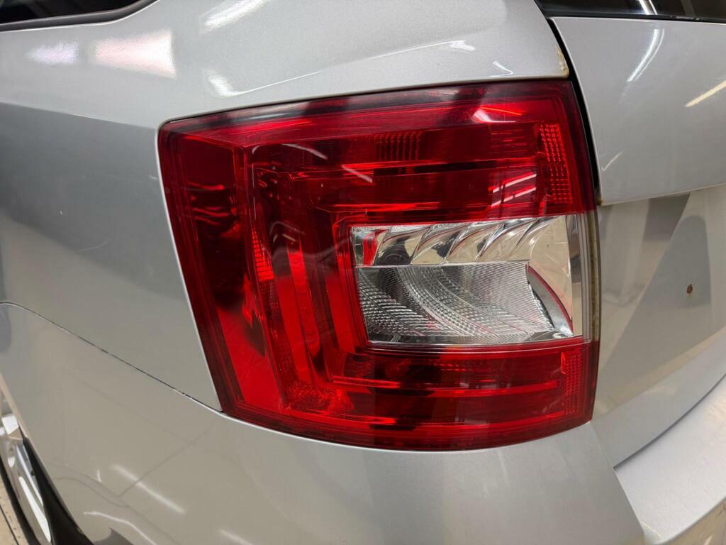 Skoda Octavia 1.6 Tdi Se Grey #9