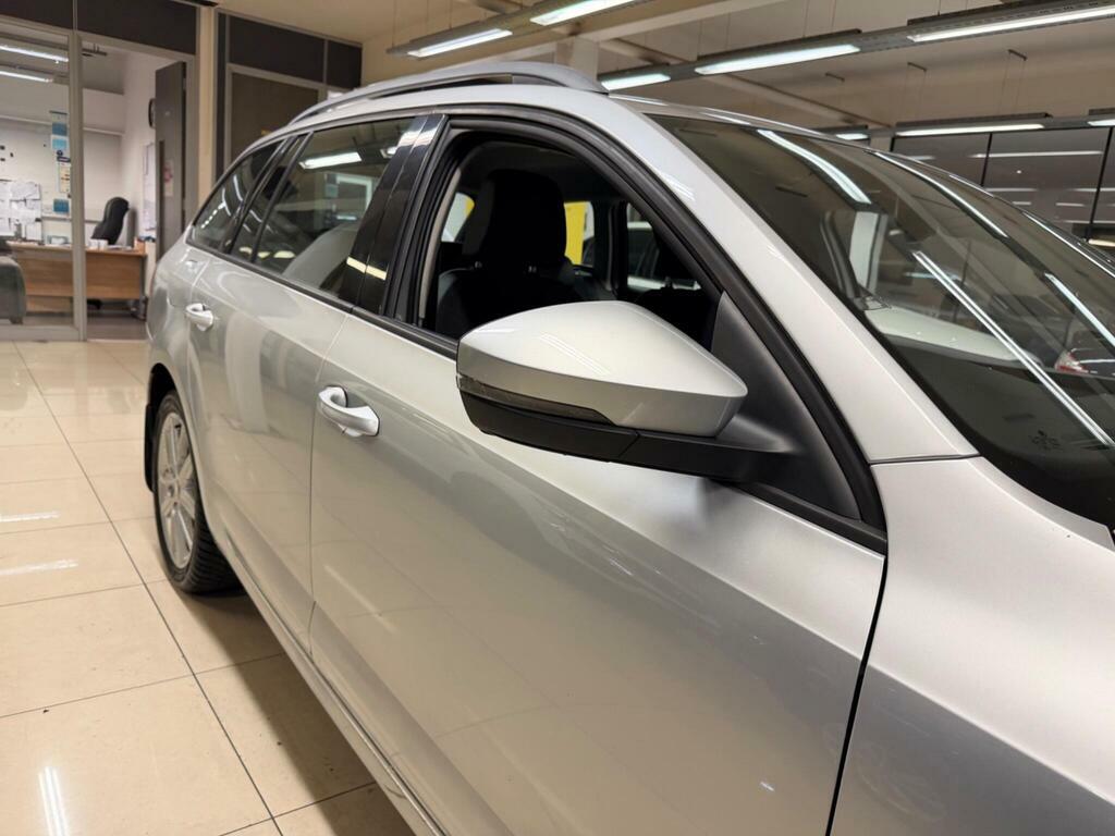 Skoda Octavia 1.6 Tdi Se Grey #11