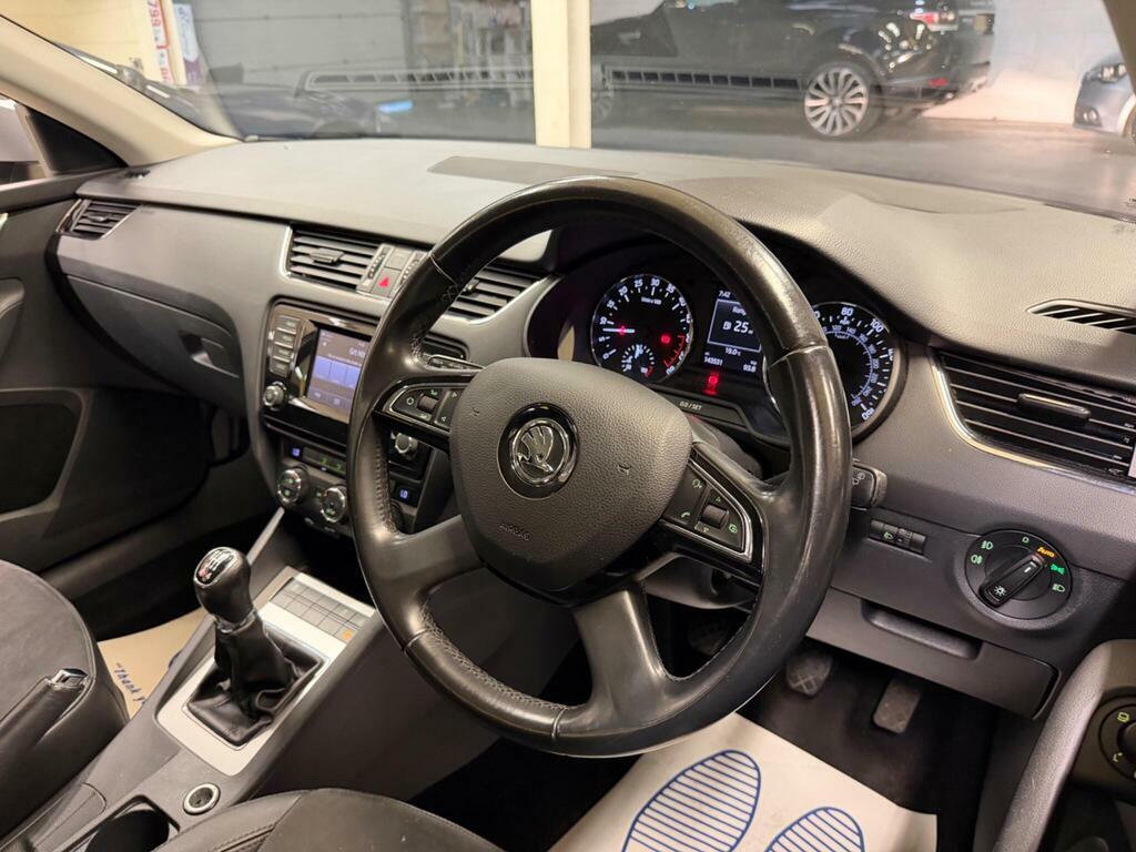 Skoda Octavia 1.6 Tdi Se Grey #14