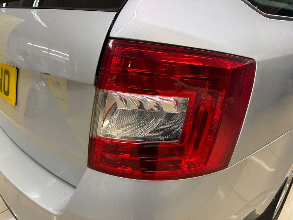 Skoda Octavia 1.6 Tdi Se Grey #10