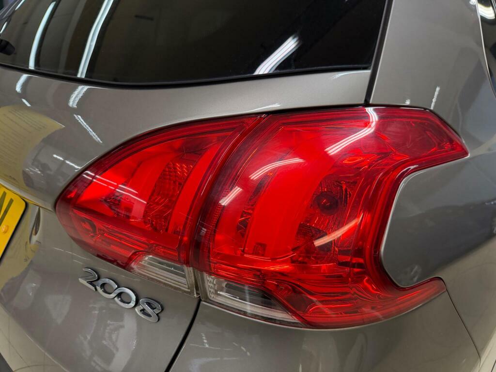 Peugeot 2008 2015 65 Pure White #12