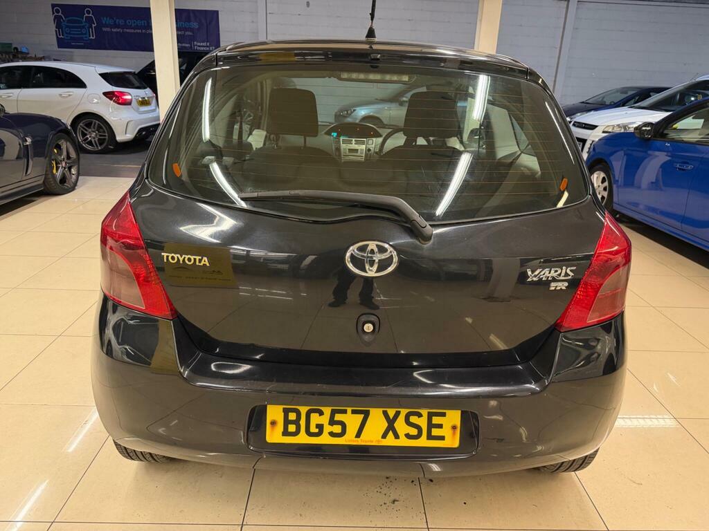 Toyota Yaris 1.3 Vvt-i Tr Black #5