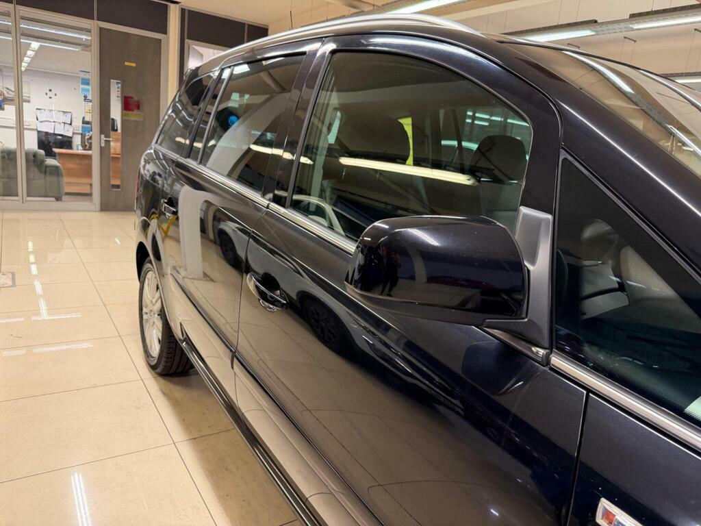 Vauxhall Zafira Life Silver #8
