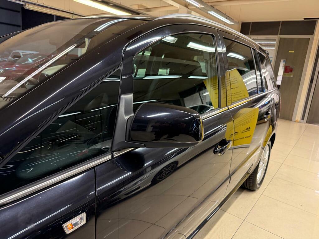 Vauxhall Zafira Life Silver #9