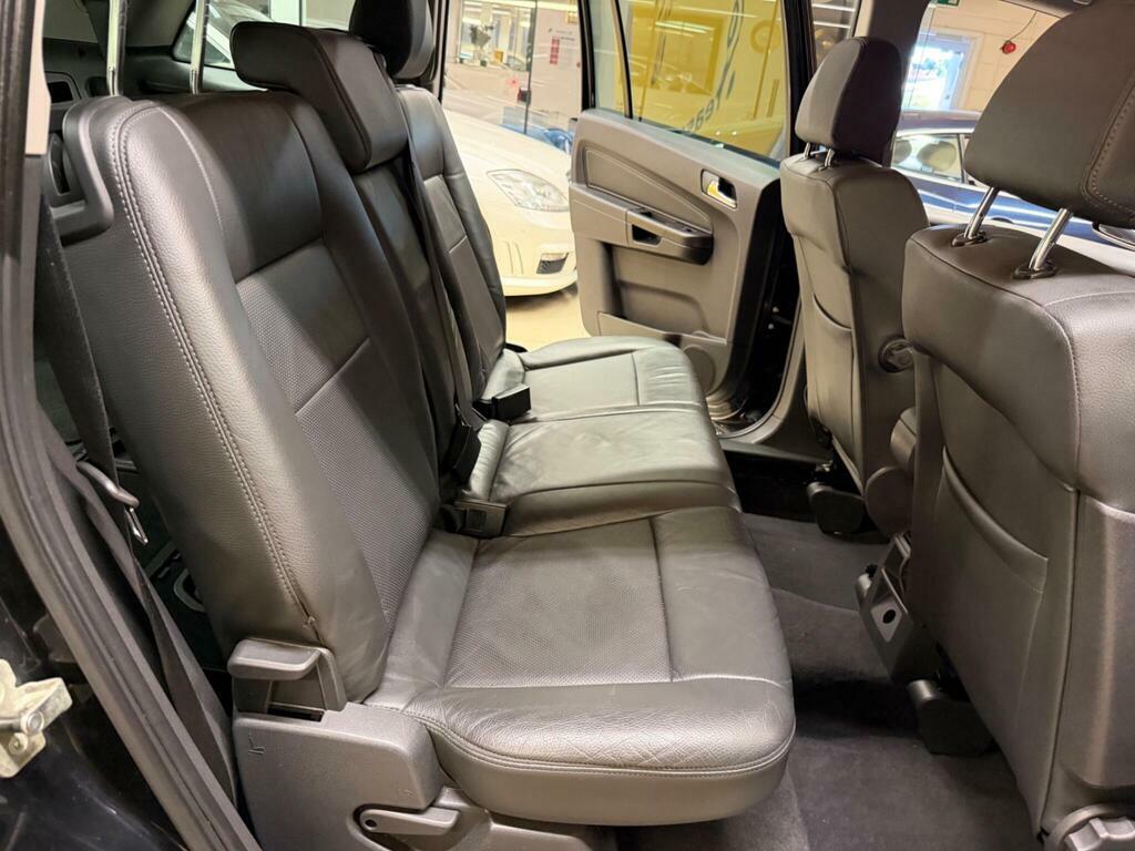 Vauxhall Zafira Life Silver #13
