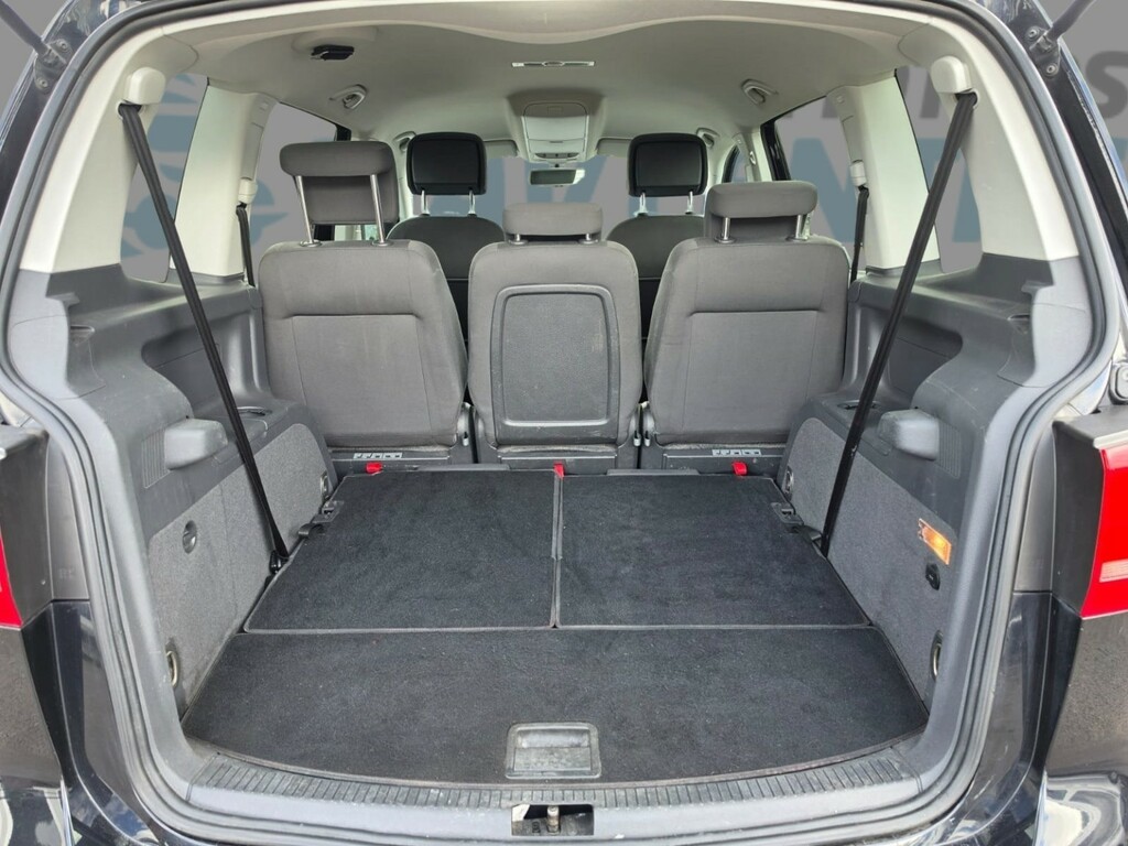 Volkswagen Touran Mpv  #19