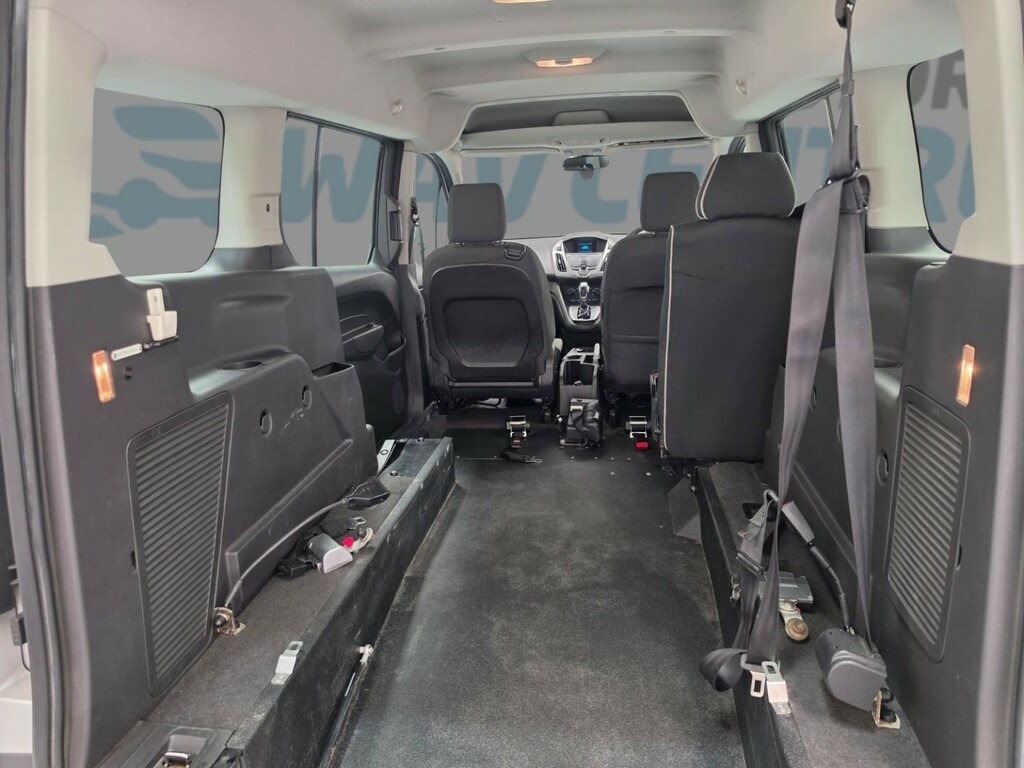 Ford Grand Tourneo Connect 1.5 Ecoblue 120 Titanium Powershift Red #10