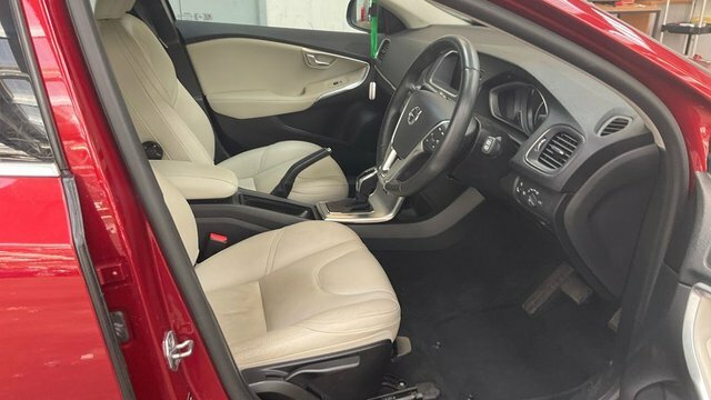 Volvo V40 2018 2.0 D3 Inscription Hatchback Red #6