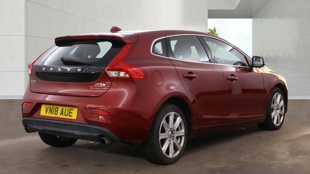 Volvo V40 2018 2.0 D3 Inscription Hatchback Red #3