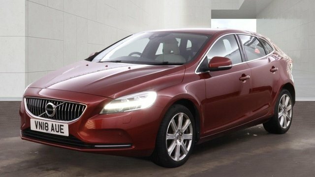 Volvo V40 2018 2.0 D3 Inscription Hatchback Red #2