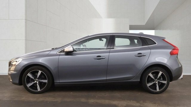 Volvo V40 2018 2.0 T2 Gpf R-design Hatchback Manu Grey #2