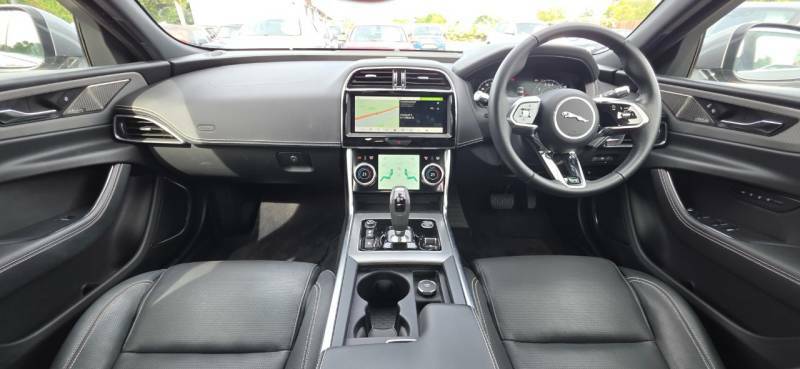 Jaguar XE 2.0 P250i Hse Black #13