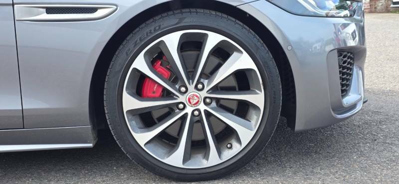 Jaguar XE 2.0 P250i Hse Black #7