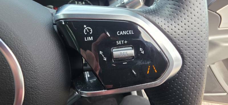 Jaguar XE 2.0 P250i Hse Black #24