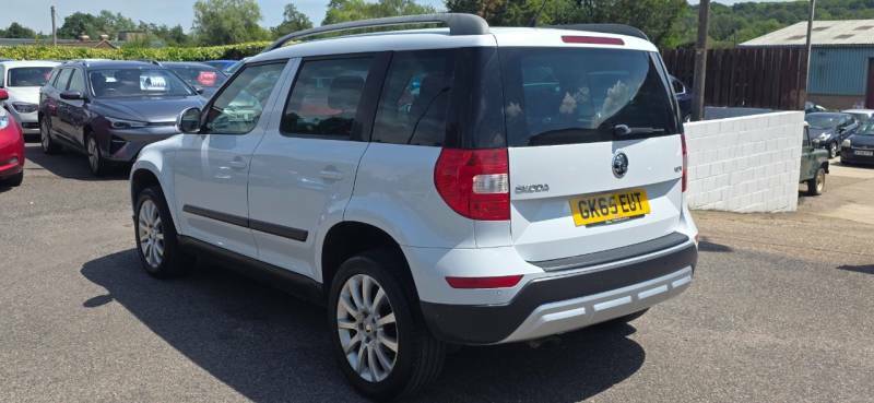 Skoda Yeti 1.2 Tsi 110 Se Dsg White #4