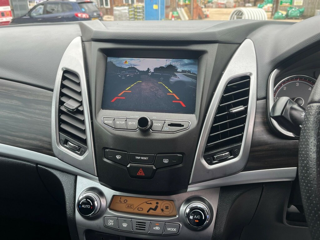 SsangYong Korando White #15