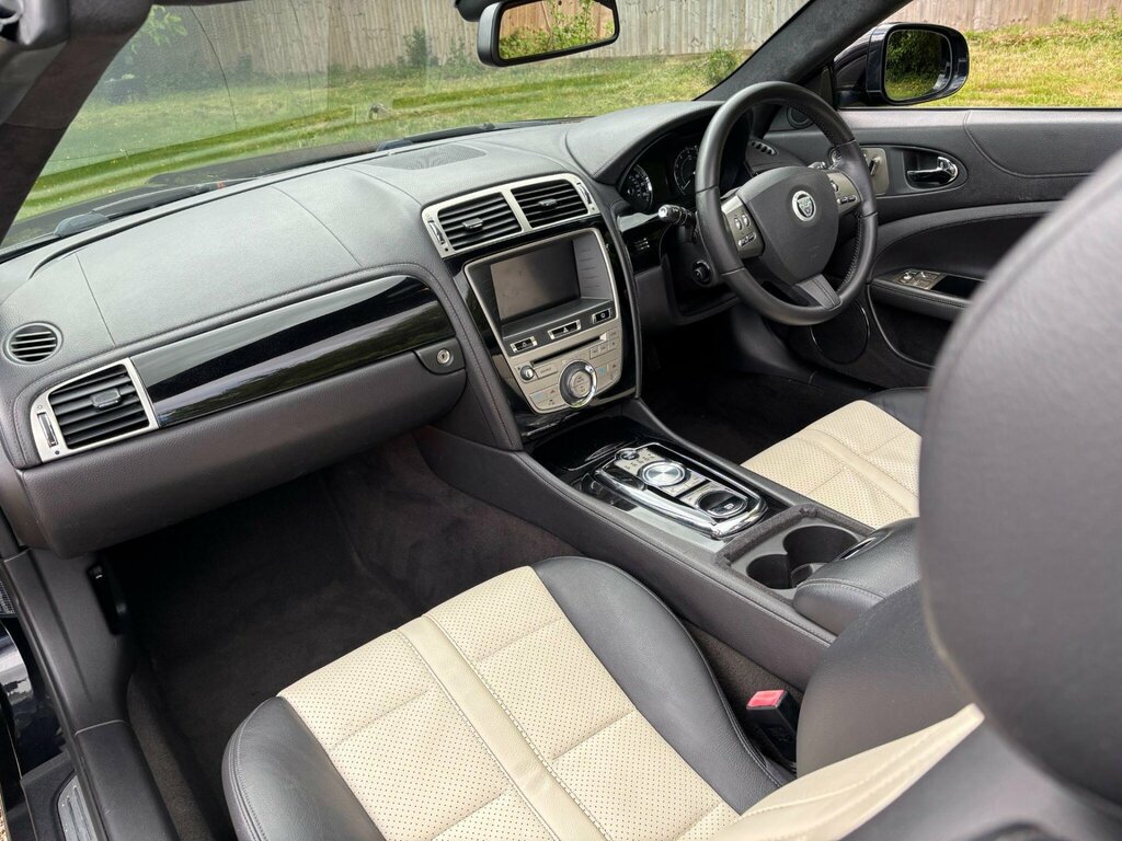 Jaguar XK 5.0 Supercharged V8 R White #16