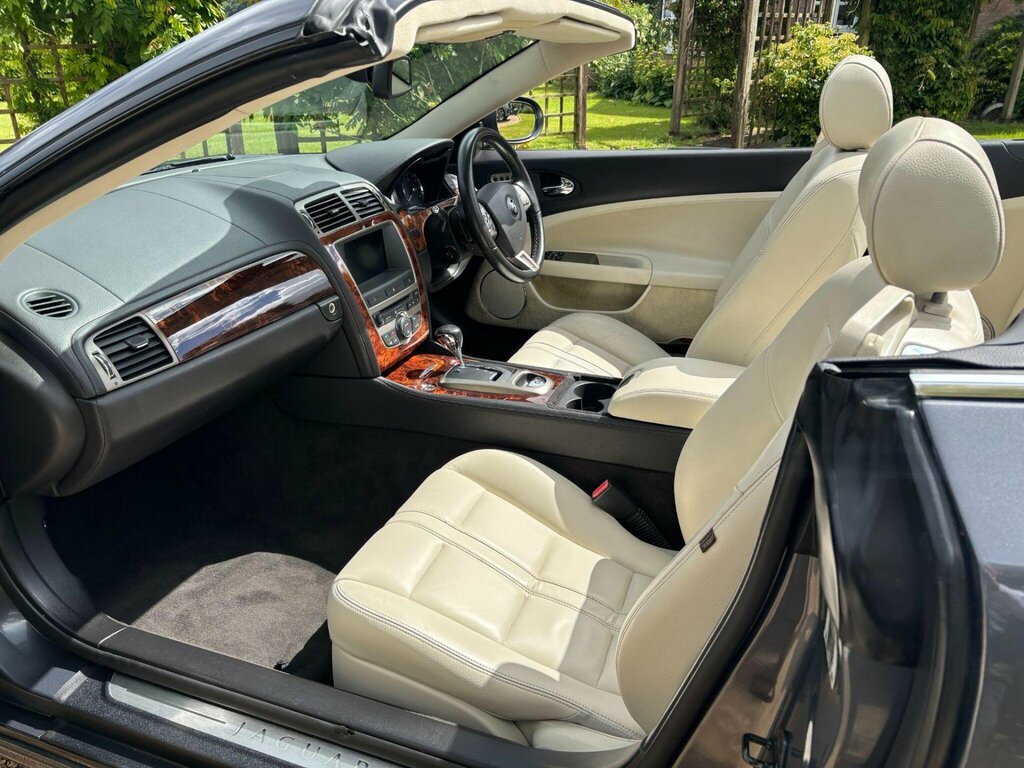 Jaguar XK Auto Silver #22