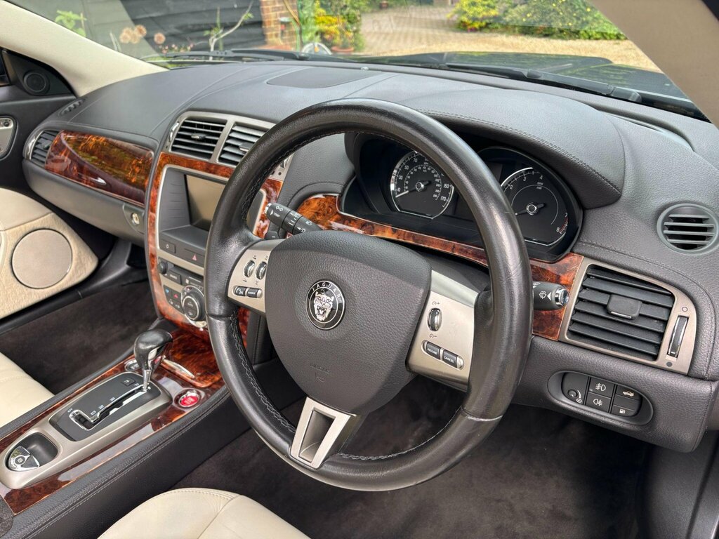 Jaguar XK Auto Silver #20