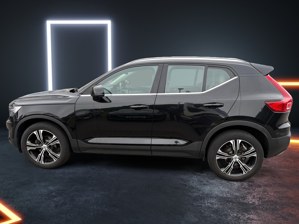 Volvo XC40 1.5 T3 163 Inscription Pro Black #2