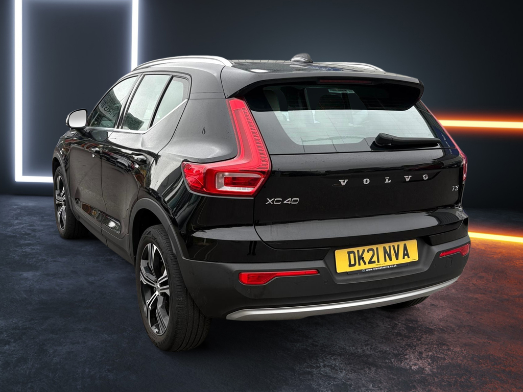 Volvo XC40 1.5 T3 163 Inscription Pro Black #3