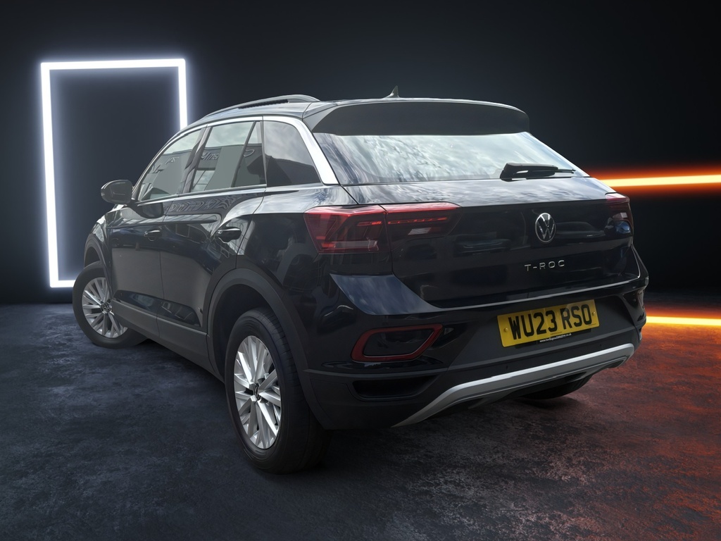 Volkswagen T-Roc 1.5 Tsi Life WU23RSO Black #2