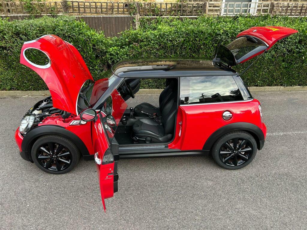 Mini Hatch One Red #76