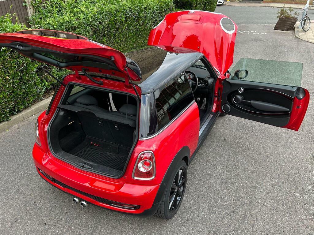Mini Hatch One Red #72