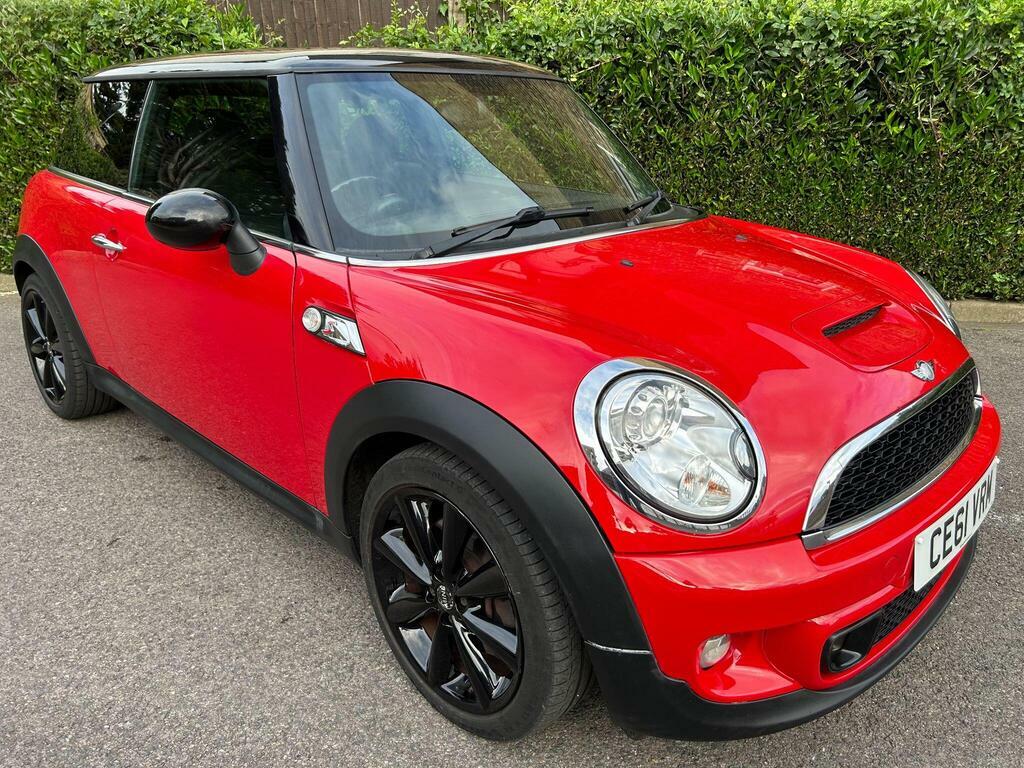 Mini Hatch One Red #68