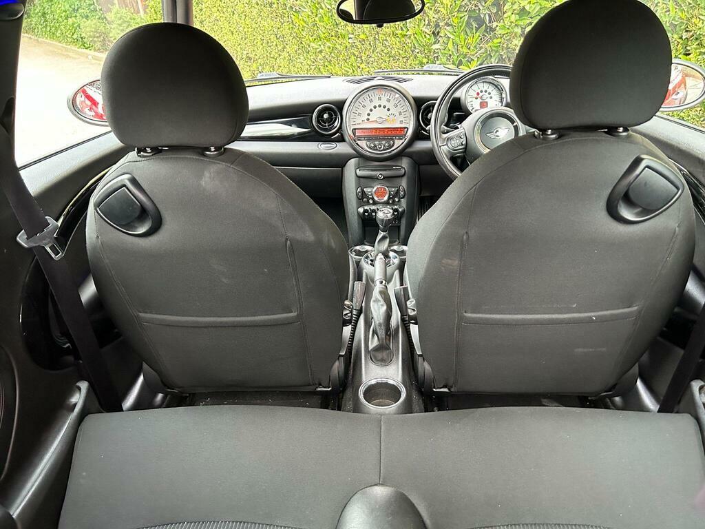 Mini Hatch One Red #29