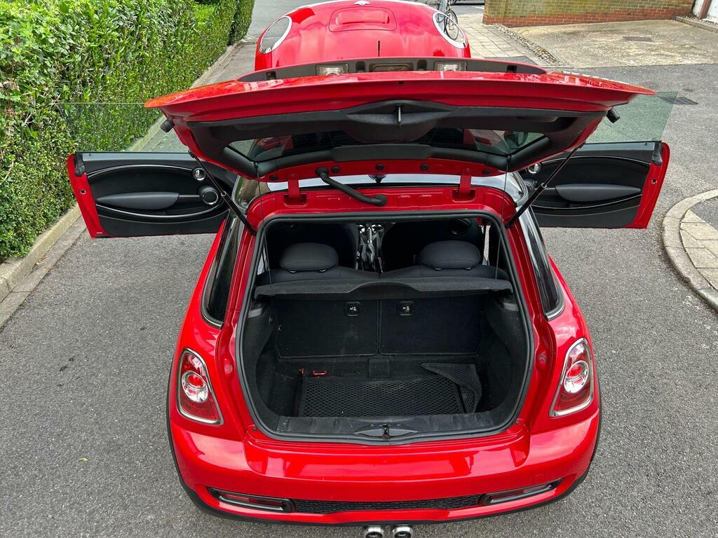 Mini Hatch One Red #73