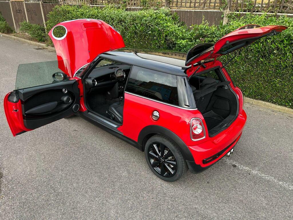 Mini Hatch One Red #74