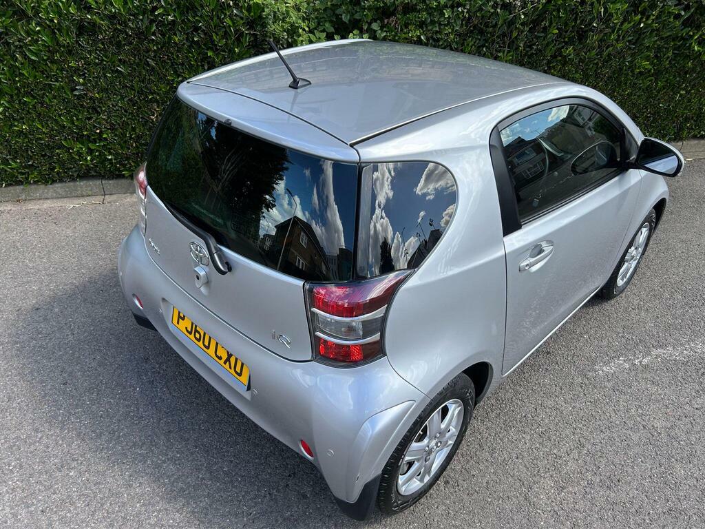 Toyota IQ Hatchback White #38
