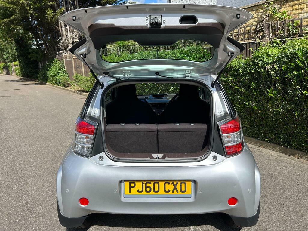 Toyota IQ Hatchback White #37