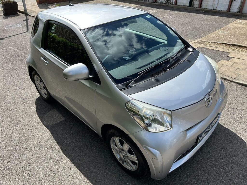 Toyota IQ Hatchback White #46