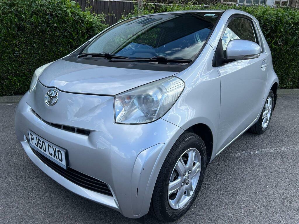 Toyota IQ Hatchback White #52