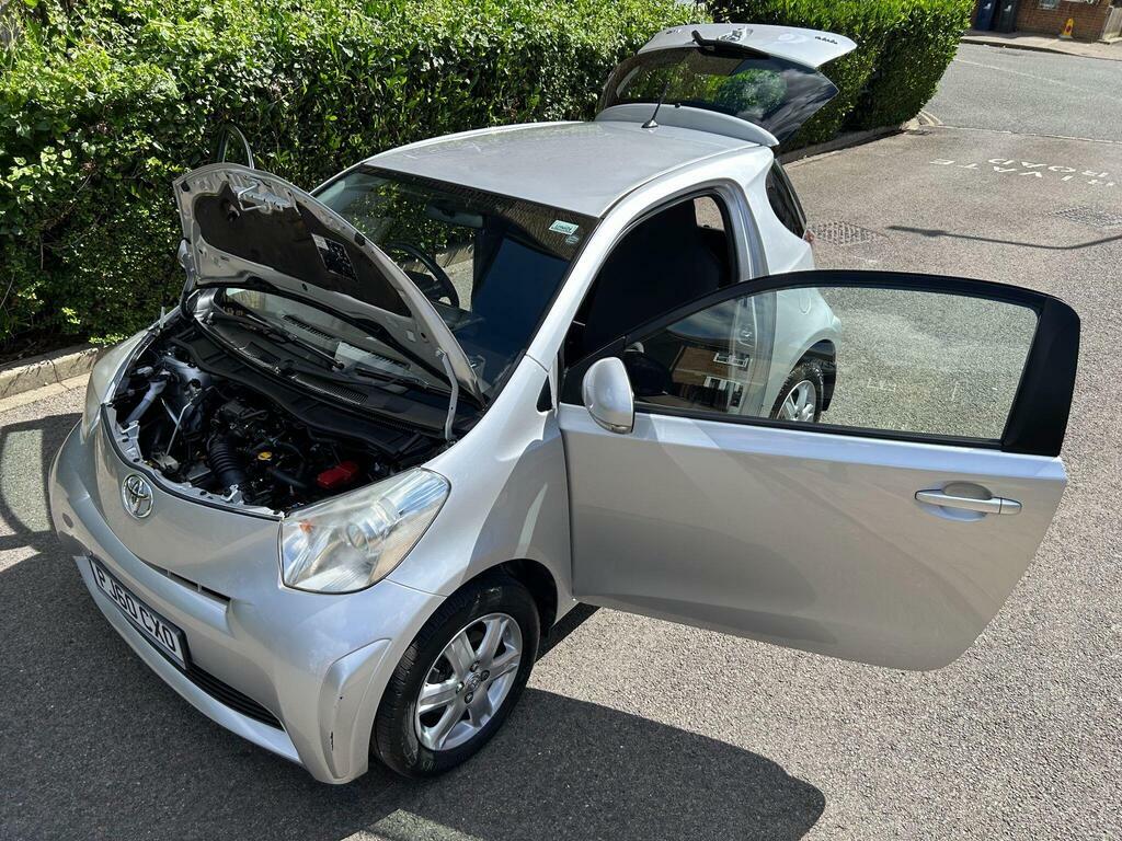 Toyota IQ Hatchback White #76