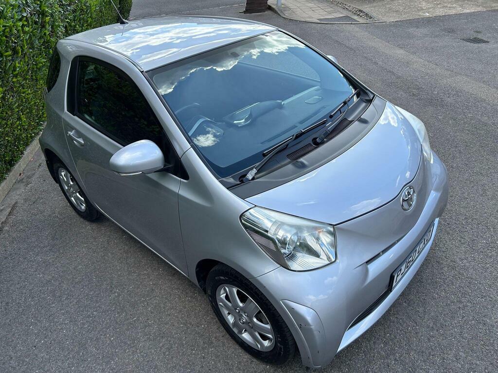 Toyota IQ Hatchback White #42