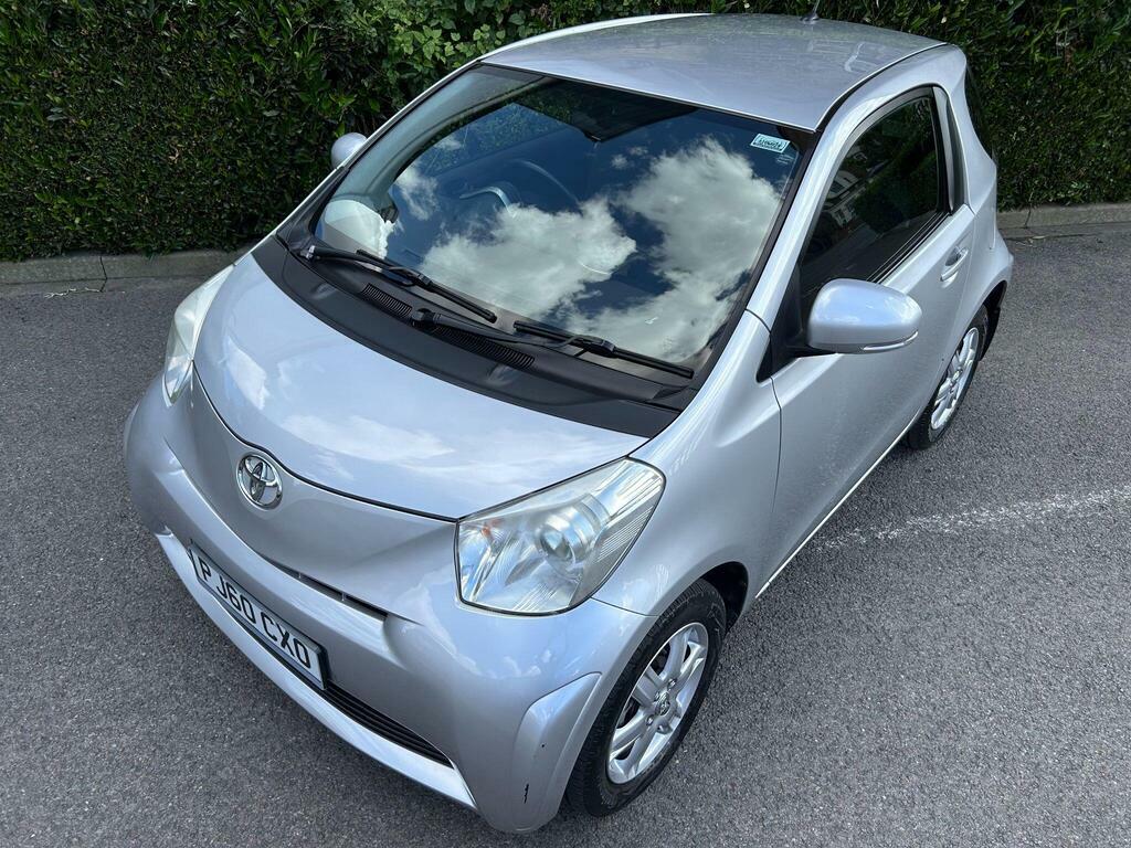 Toyota IQ Hatchback White #44