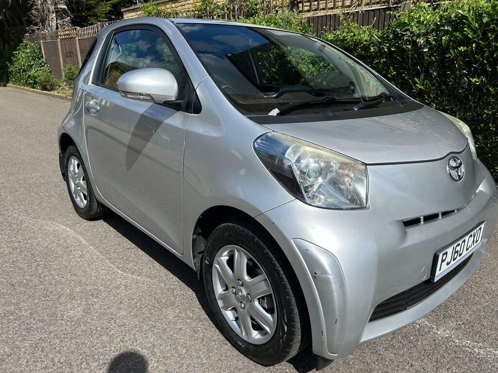 Toyota IQ Hatchback White #45