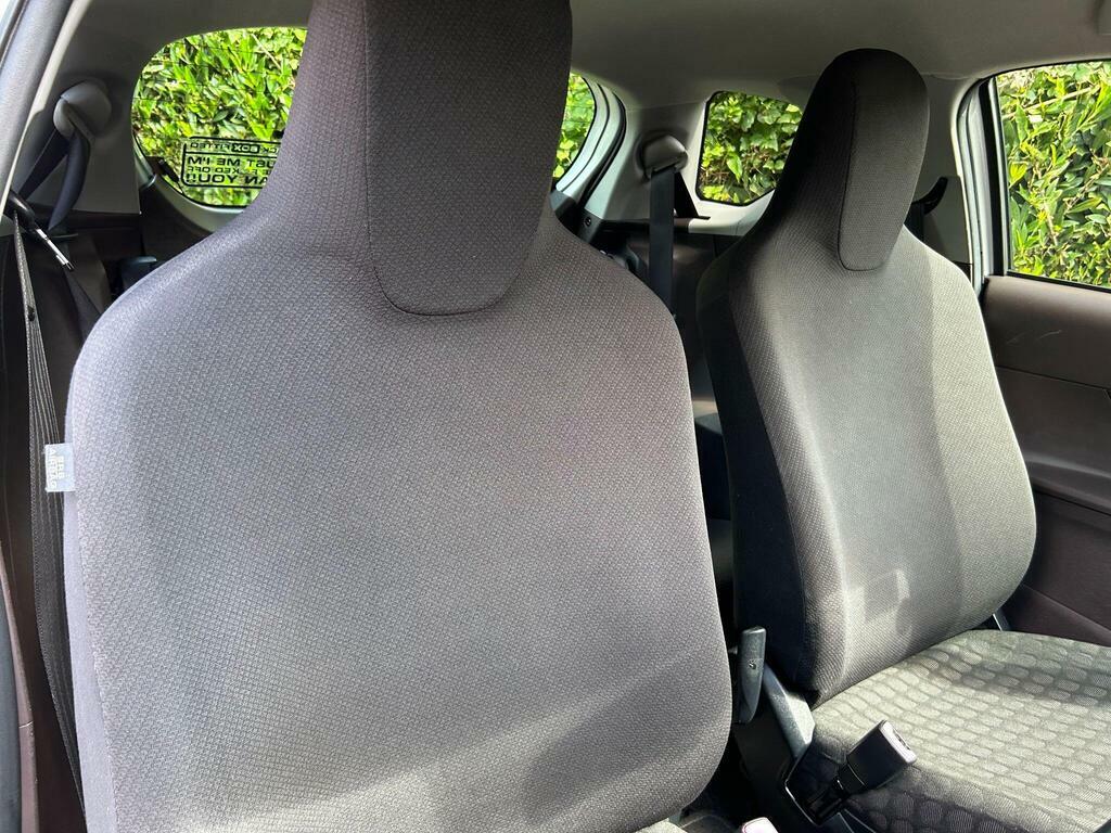 Toyota IQ Hatchback White #16