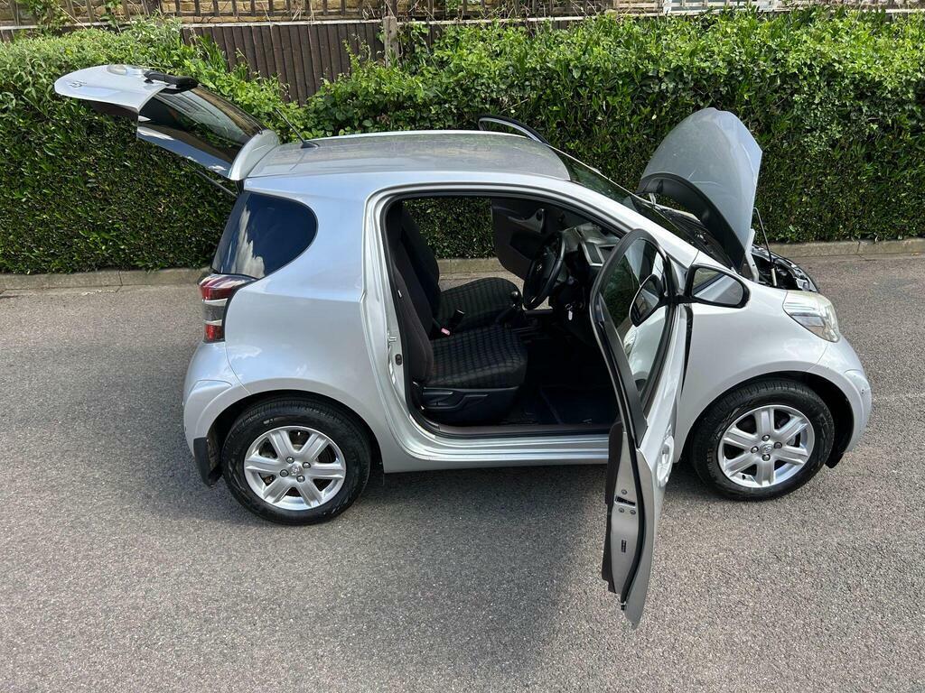 Toyota IQ Hatchback White #72