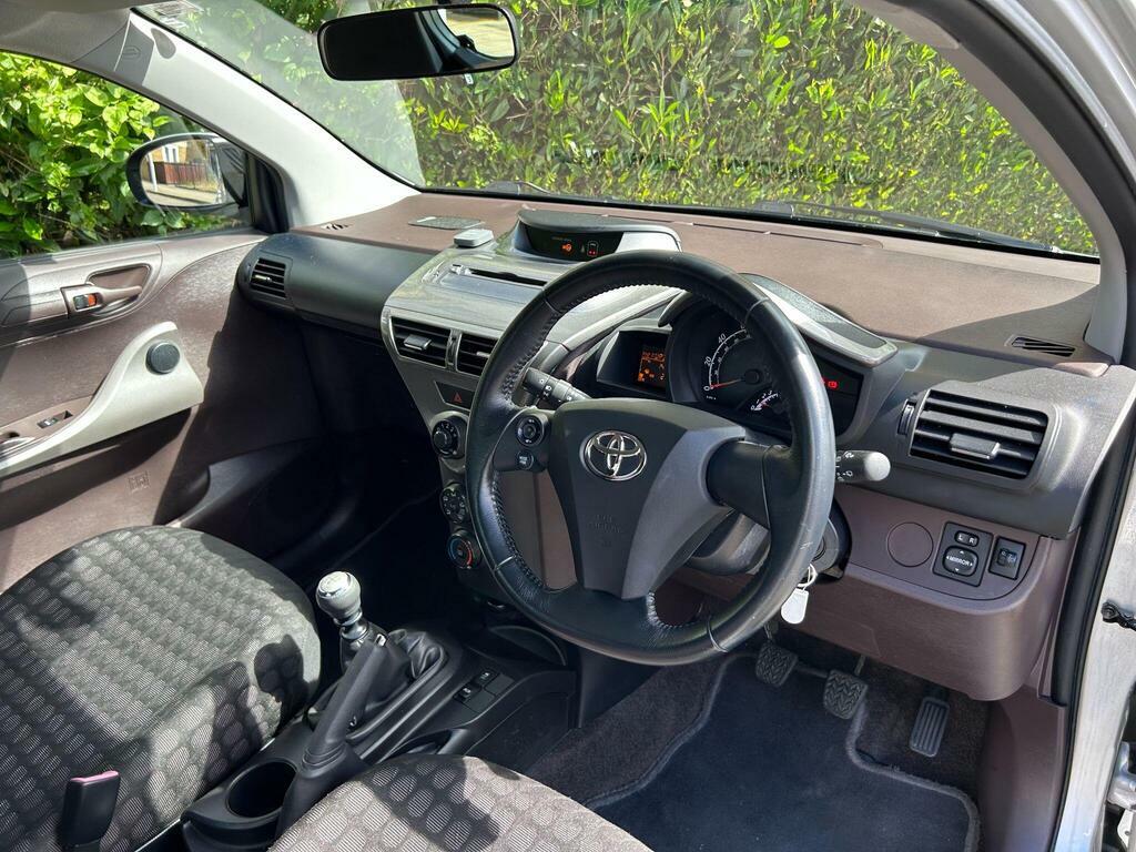 Toyota IQ Hatchback White #11