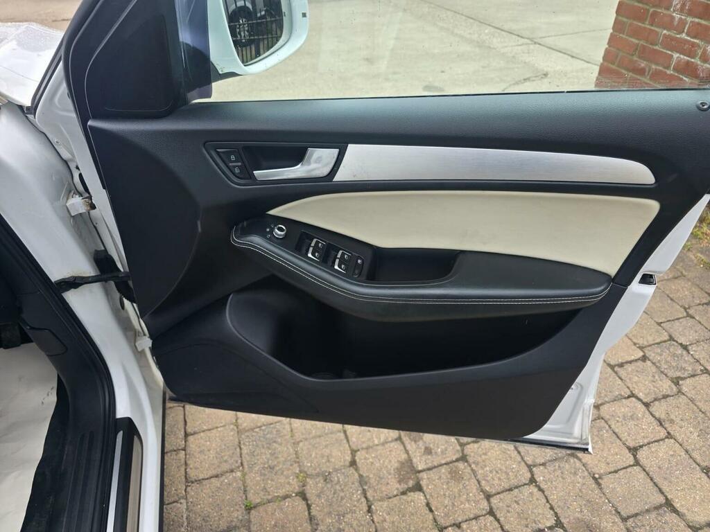 Audi Q5 S Line Plus White #24