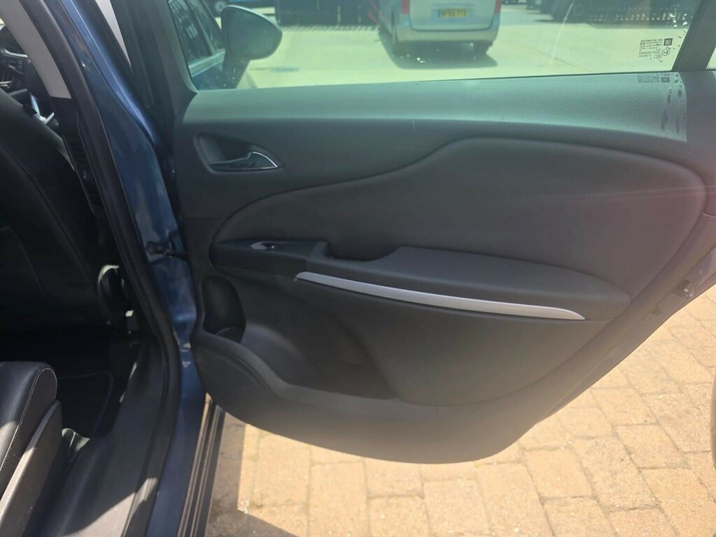 Vauxhall Zafira Tourer Design White #22