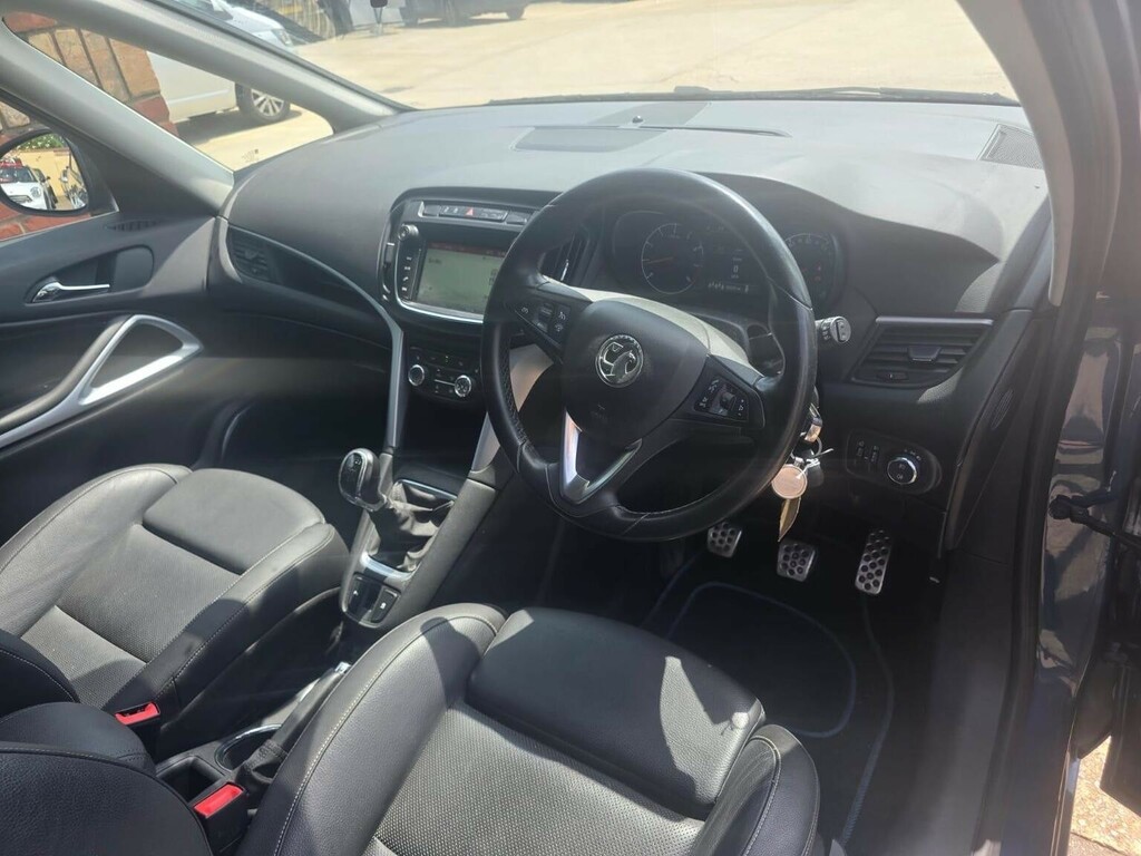 Vauxhall Zafira Tourer Design White #9